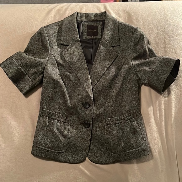 The Limited short sleeved blazer with pockets. Size medium. - Picture 1 of 3
